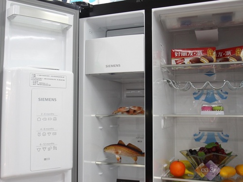 西门子黑熠双开门冰箱 新上市受关注