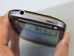 26:iPhone 4S HTC Raider