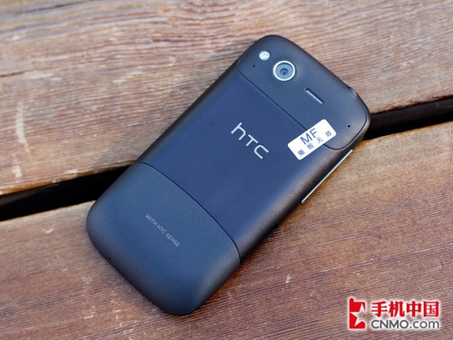 HTC Desire S的机身背面