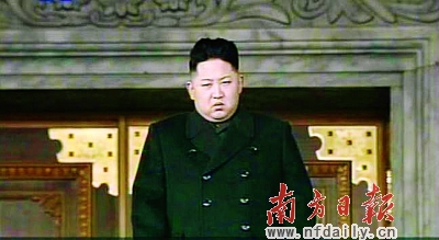 ↑这张12月29日的电视画面显示的是朝鲜劳动党中央军事委员会副委员长金正恩出席在平壤举行的金正日追悼大会。