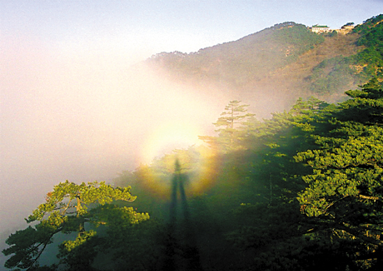 在黃山蓮花橋顯現的