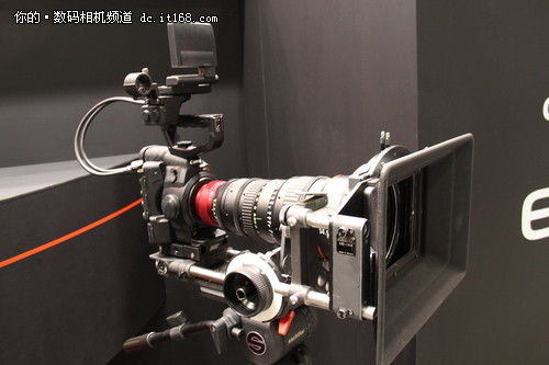 35mmӰ EOS C300CP+