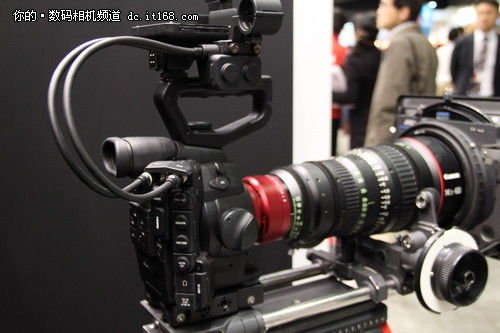 35mmӰ EOS C300CP+