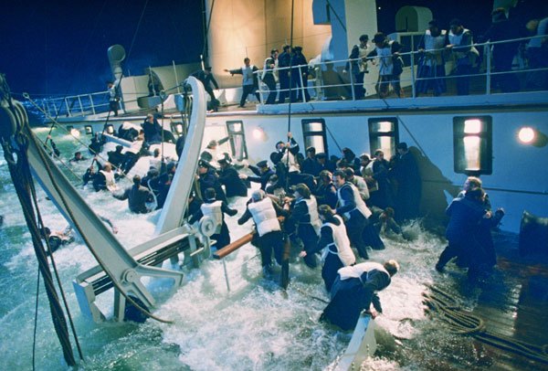 3D《泰坦尼克号》剧照：灾难来临