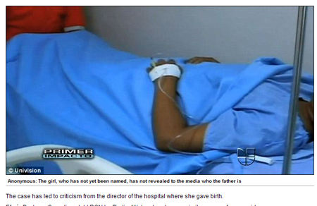 电视画面中，产下女婴的哥伦比亚10岁女孩躺在病床上，她的身份并未公布网页截图