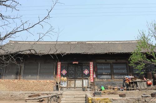 新华社记者 王民 摄河北宽城县清代计庄头大院一处院落的房屋(5月9日
