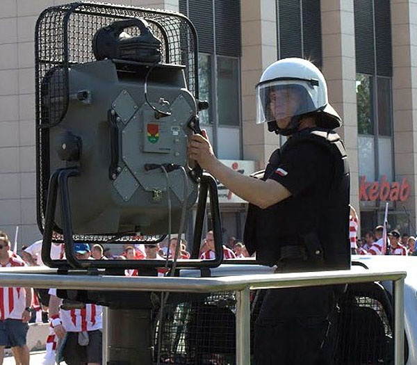 波兰警方推出超级武器声波炮