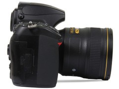 ῵ D700