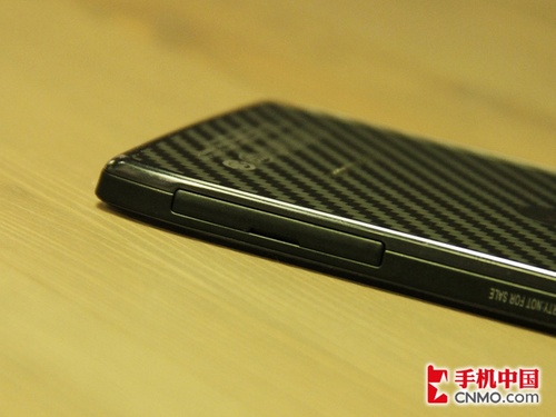 摩托罗拉MT887
