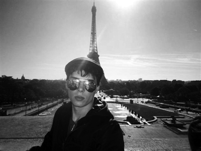 马尼奥塔在网络上上传的照片显示他到过巴黎。资料图片