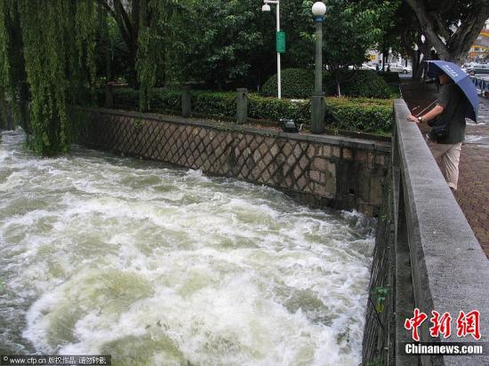 连日暴雨致浙江多城内涝 积水考验城市建设