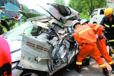 河南车祸6人死亡图片