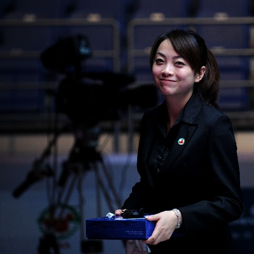 图文:李珍三年世锦赛执裁路 露出轻松的笑容