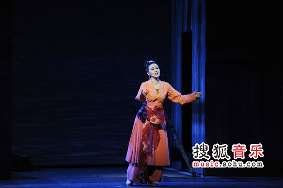 雷佳领衔主演歌剧《运河谣.点击欣赏组图
