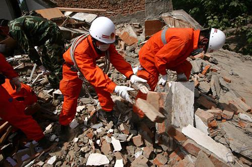 雲南四川交界5.7級地震已致2人死亡(圖)