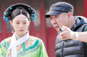 郑导给《甄嬛传》主演孙俪说戏。