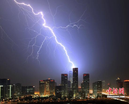 雷暴 雷阵雨图片