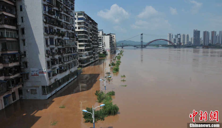 7月5日,洪峰抵达渠江流域四川省达州市渠县,该县城水位上涨17.78米.