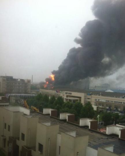 天津一化工厂起火 官方称无人员伤亡图