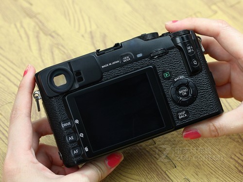 富士 X-Pro 1 背面图 