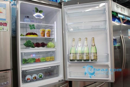 美的BCD-320WTPM冰箱冷藏室