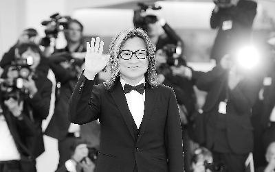 对此,担任本届威尼斯电影节主竞赛单元评委的中国香港导演陈可辛1日