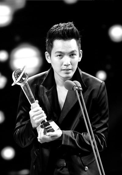 钟汉良成为金鹰奖史上首位获奖的港澳台演员