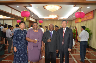 驻巴布亚新几内亚使馆举行国庆63周年招待会组图