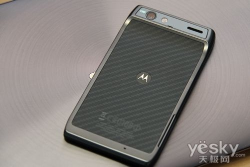 图为：摩托罗拉 XT910 手机