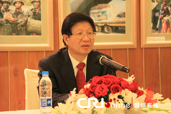 全国政协常委、中央党校前副校长李君如在中国驻巴基斯坦大使馆宣讲十八大精神