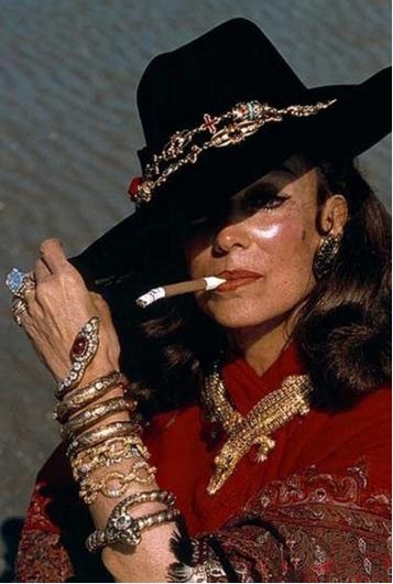 1975年卡地亚为墨西哥女星Maria Felix创造出这款著名的鳄鱼高级珠宝项链