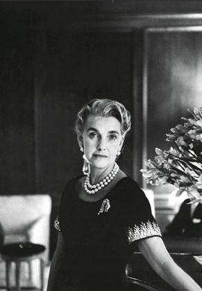 Barbara Hutton在1957年佩戴的卡地亚老虎胸针