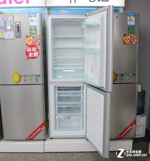 中国红喜气外观 海尔双开门冰箱2499元