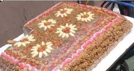 在微博发布了一条警情快报:村民凌某在购买新疆人的切糕时,因语言