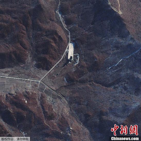 当地时间12月1日，朝鲜宇宙空间技术委员会发言人说，朝鲜将于本月10日至22日间发射卫星。图为国外媒体近日公布的俯瞰朝鲜卫星发射场照片。