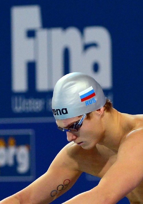 图文游泳短池世锦赛莫罗佐夫在比赛前热身
