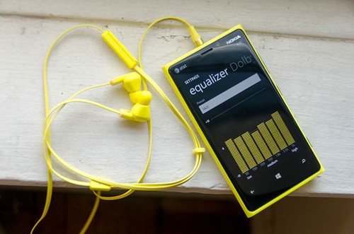 WP8智能代表之作 诺基亚Lumia 920到货 