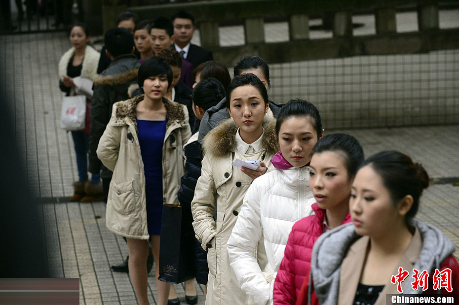 重大美视电影学院副院长杨尚鸿表示,今年艺考人数有3123人,人数比往届