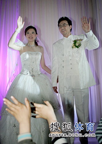 图文李佳薇09年大婚回顾新人传达幸福气息
