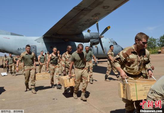法国称在马里军事行动获欧盟支持 美提供运输机
