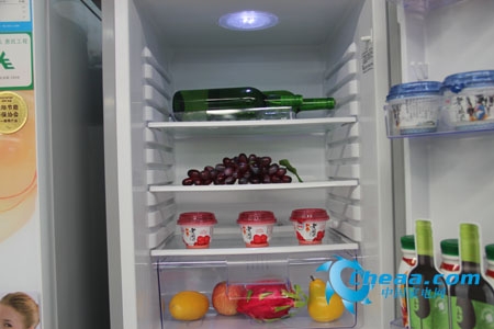 容声BCD-232YMB/C三门冰箱冷藏室