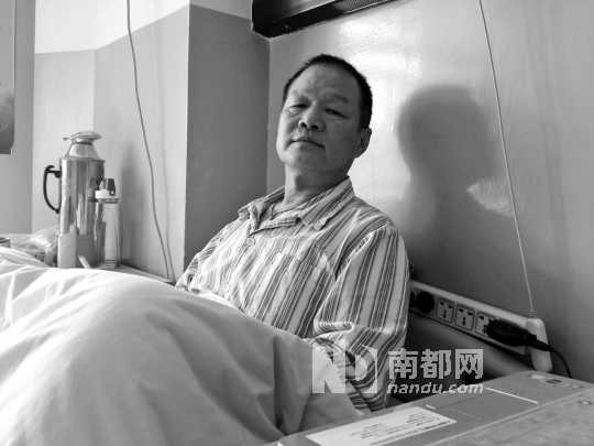 方渤说他喜欢在医院过年,因为医生,护士也在这里过年,他就不会想起