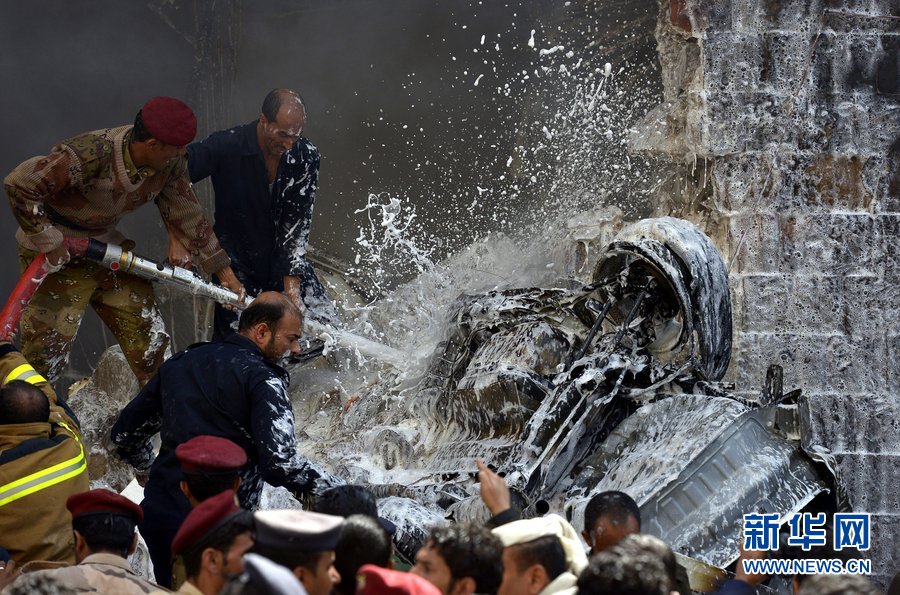 当地时间2013年2月19日，也门萨那，一架军用直升机在首都萨那市中心坠毁，造成至少10人死亡，23人受伤。