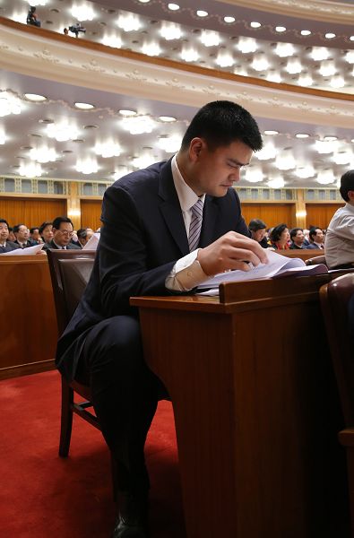 图文姚明参加是全国政协会议姚明在两会上