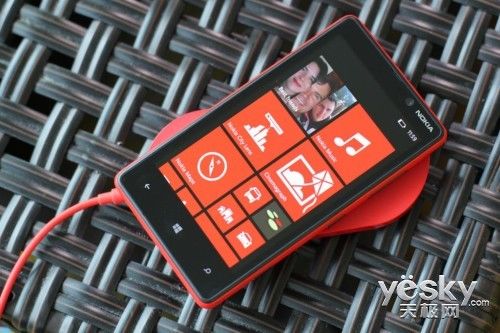 ͼΪŵ Lumia 820 ֻ