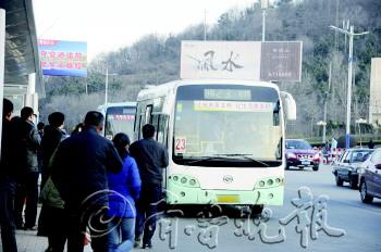 煙臺出現霸王公交車市民稱坐上有跑車感覺