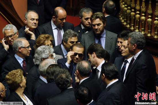 意大利前总理贝卢斯科尼准备迎战重新选举图