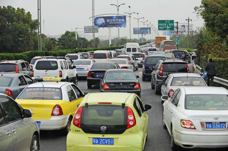 高清組圖:清明小長假各地高速再現堵車奇觀