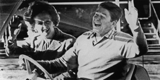 撒切尔夫人（左）和她的政治伙伴美国总统里根。里根总统逝世时，撒切尔夫人誉他为“冷战的赢家”。