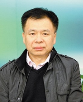 贾立群 ●北京儿童医院超声科主任 我的梦想就是想做一名医术高超的病人信任的老百姓满意的好医生。我希望通过医疗改革和我们的努力工作让老百姓真正体会到医疗卫生健康服务的水平确实比以前有很大的提高。